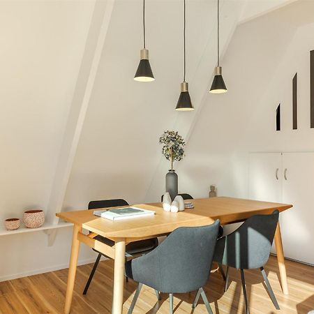 Вилла Waterfront Living Redefined Уэстпорт Экстерьер фото