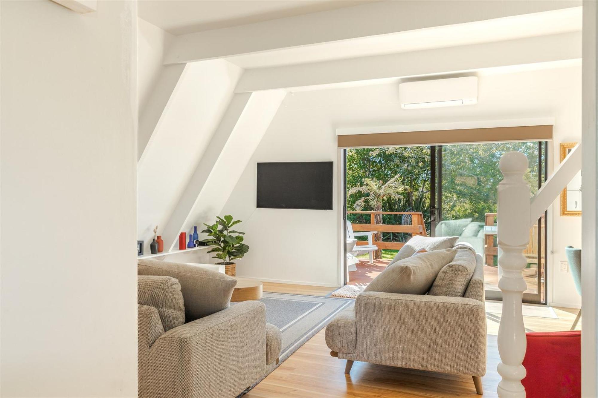 Вилла Waterfront Living Redefined Уэстпорт Экстерьер фото